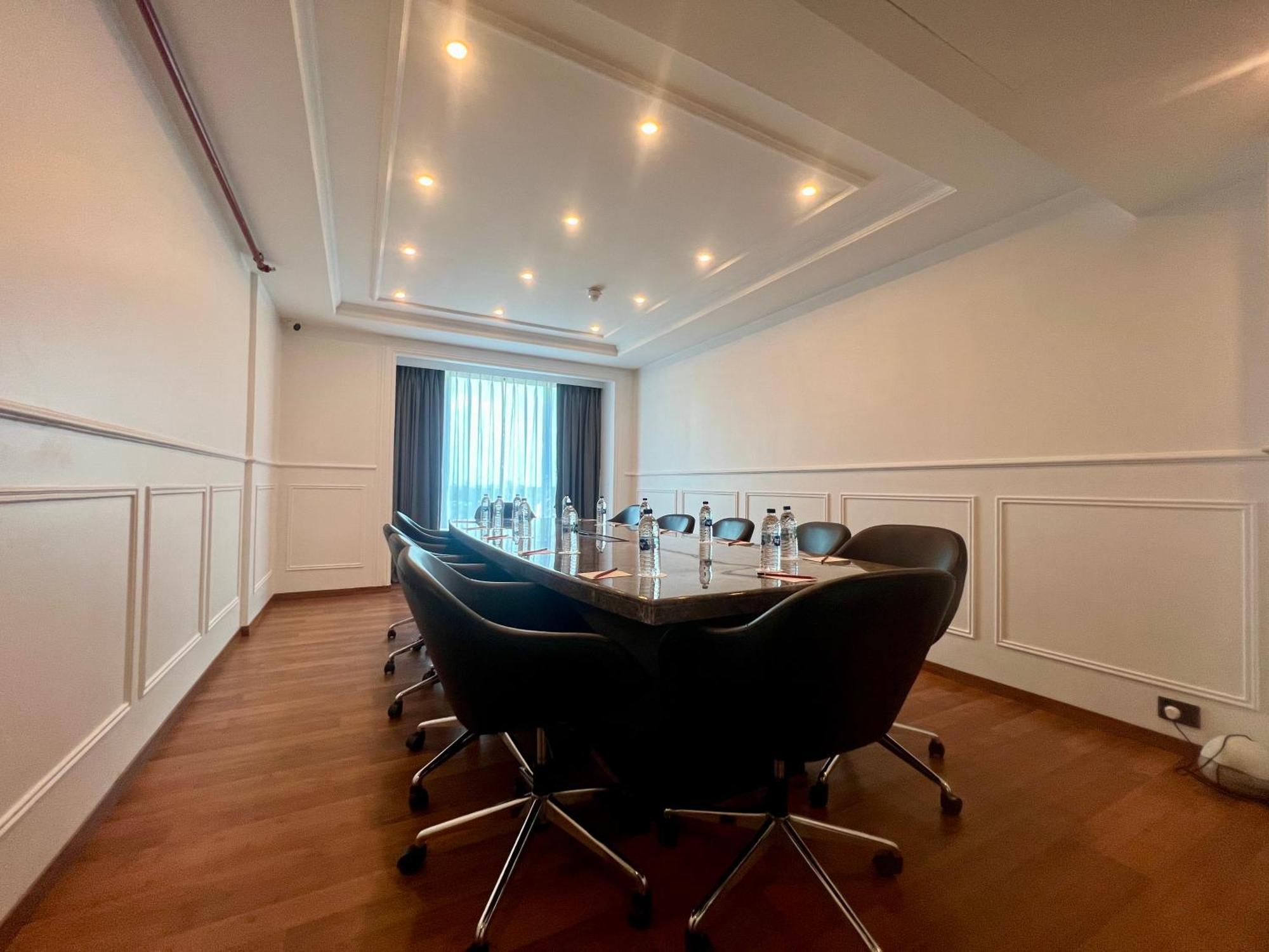 Hotel Soot Колката Екстер'єр фото